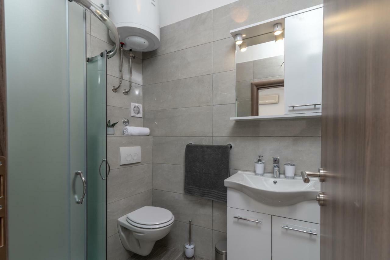 Apartmani Dalmacija Seget Vranjica Exterior photo