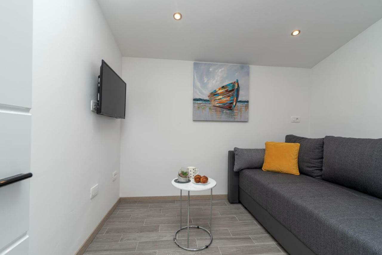 Apartmani Dalmacija Seget Vranjica Exterior photo