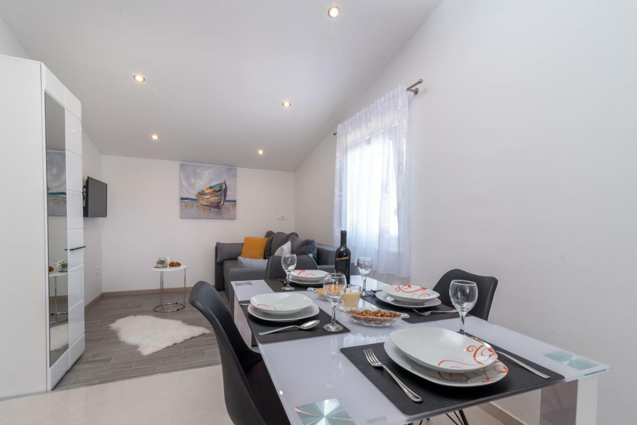 Apartmani Dalmacija Seget Vranjica Exterior photo